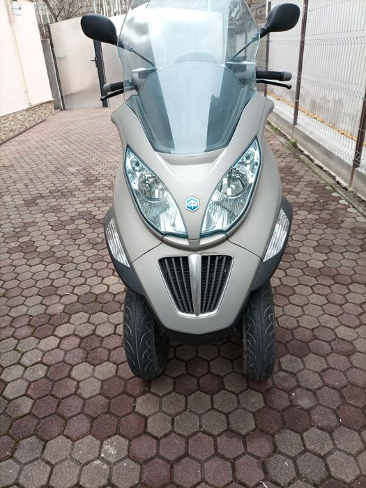 Vând PIAGGIO MP3 300cc