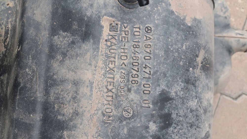 Бензобак на мерседес атего