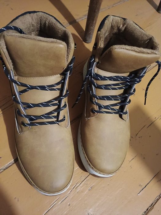 Обувки нови номер 43