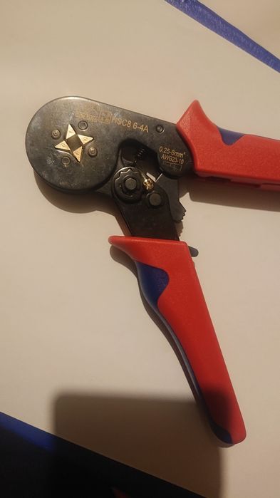 Cleste sertizat cabluri electrice