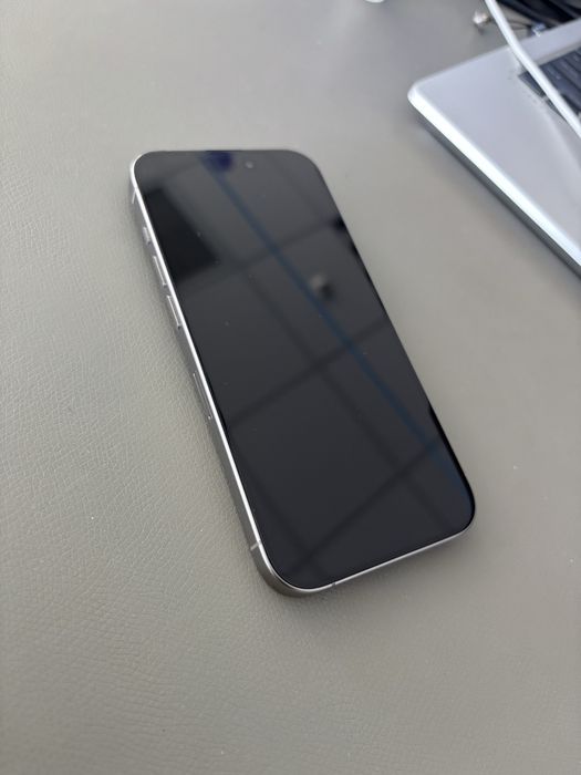 iPhone 15 Pro 128GB, liber rețea, garanție Altex 09.2026, baterie 89%, full box