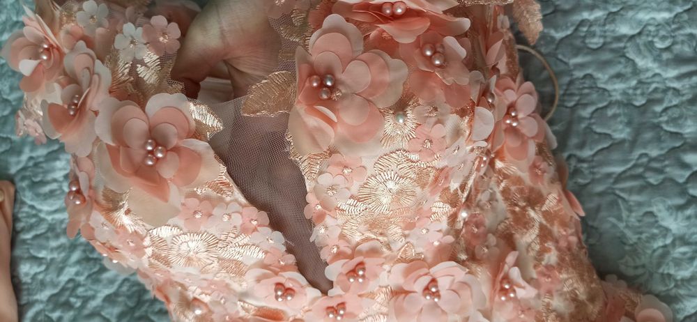 Бална рокля в цвят праскова