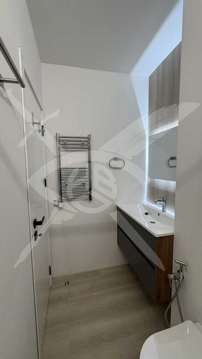 Дава се под наем Четиристаен апартамент в София, Оборище - 130 кв.м за 1680 € - Снимка #12