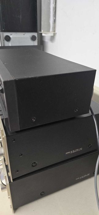 Egalizator 10 benzi Universul,mufe DIN