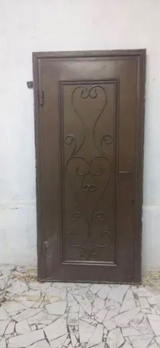 Двери входные бу