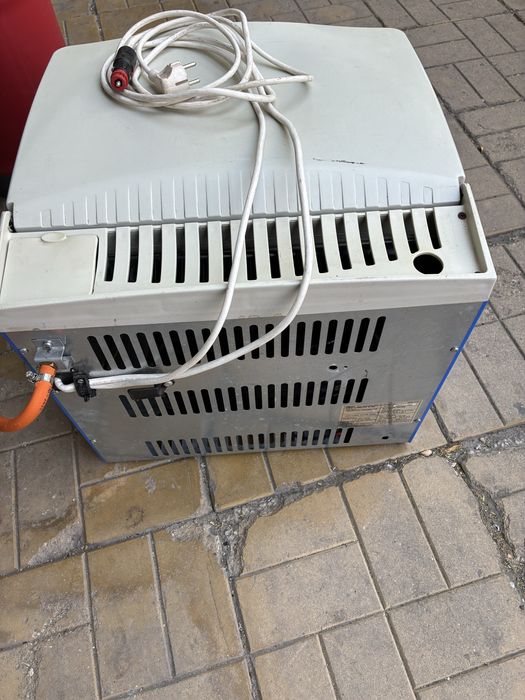 Хладилник тип ракла на 12v,220v и газ