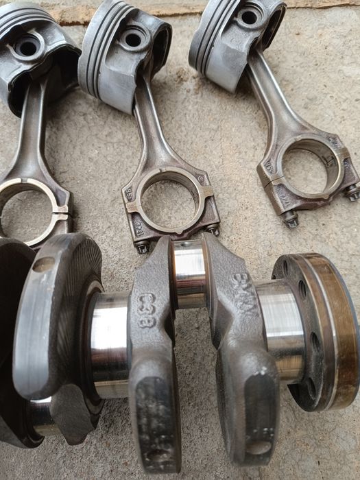 Коленвал с поршнями БМВ Е34 ОТ 2.8