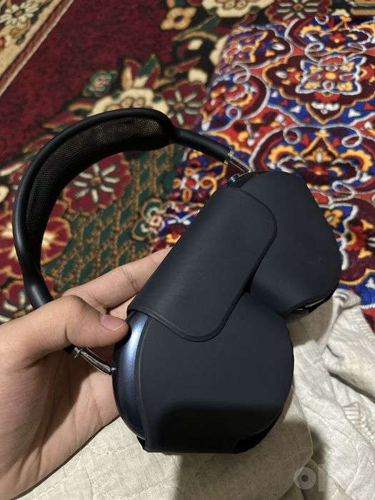 Оригинальный наушник airpods max в очень хорошим состоянии