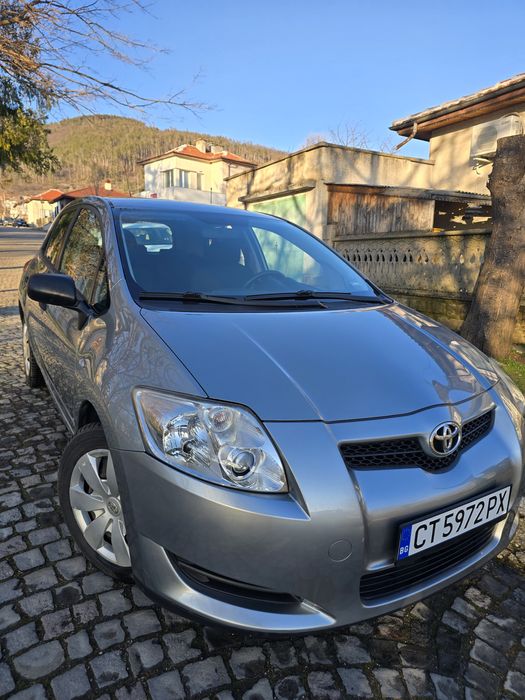 Тойота аурис 1.3 бензин