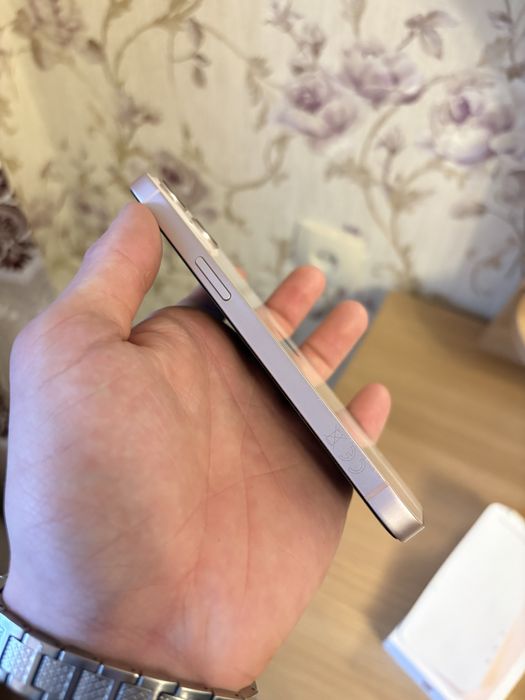 Продается Айфон.