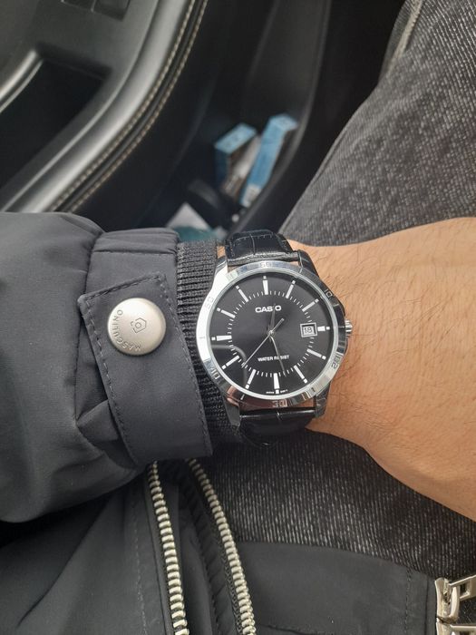 Продам часы CASIO