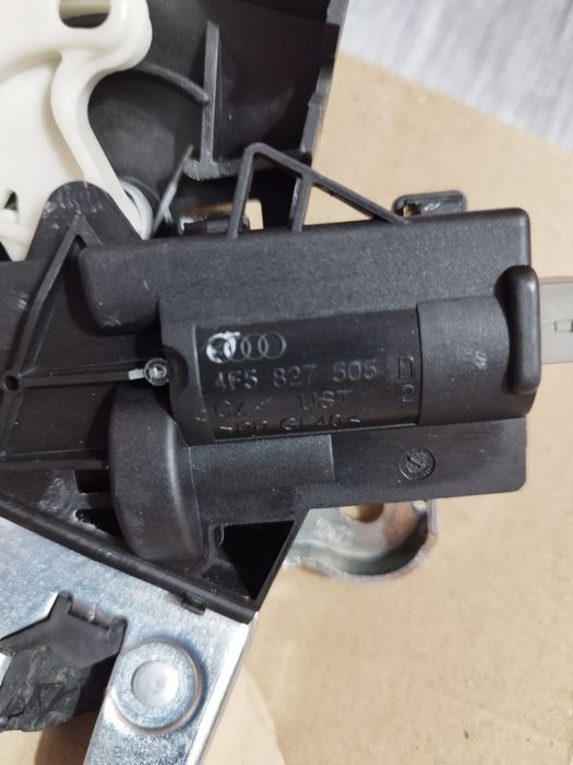 Ключалка за задният капак на Фолксваген Пасат.