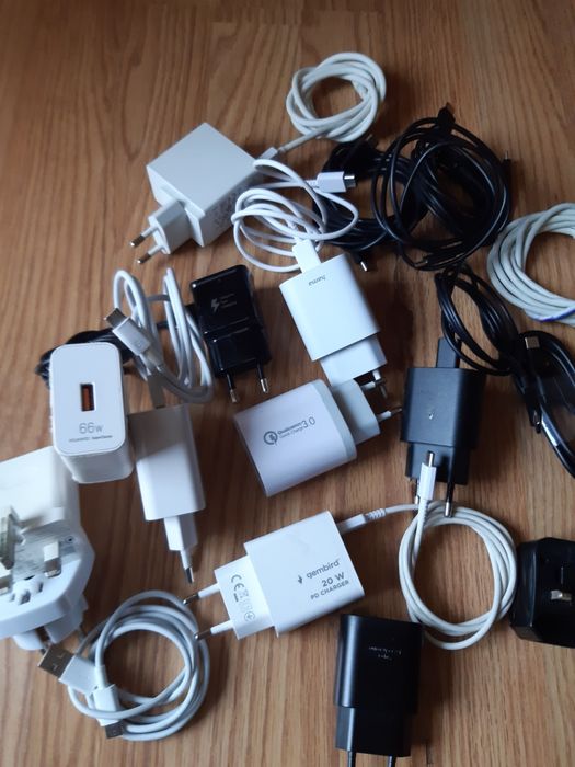 Încărcătoare  15 20 30 66 W Cabluri