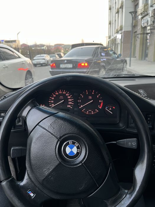 Машина в хорошем состоянии БМВ е34