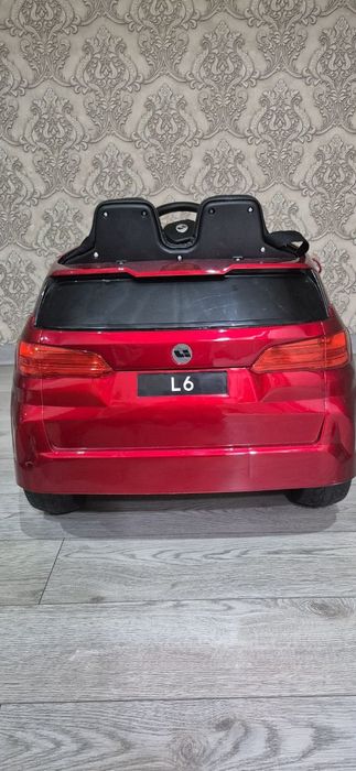 Продается детская машина Lixiang LI 9