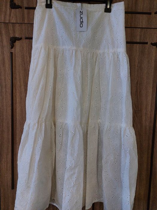 продам белую юбку.