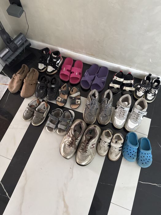 Отдам даром всю обувь