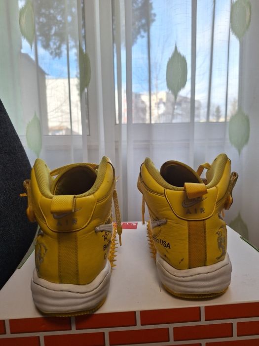 Air force 1 mid Off white Varsity Maize