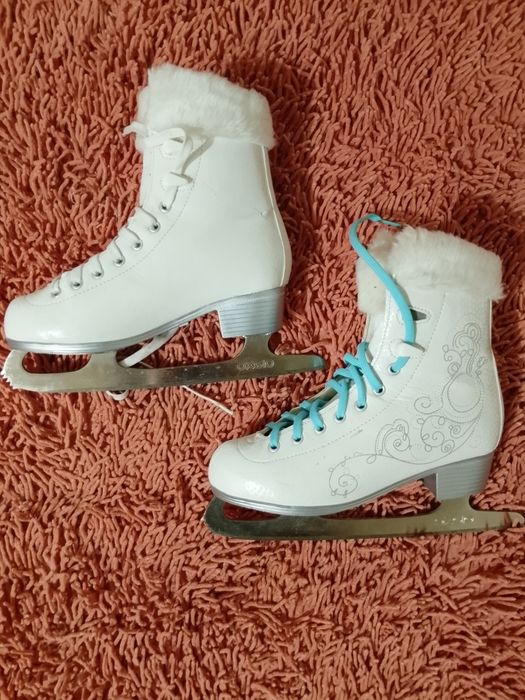 Коньки женские 36