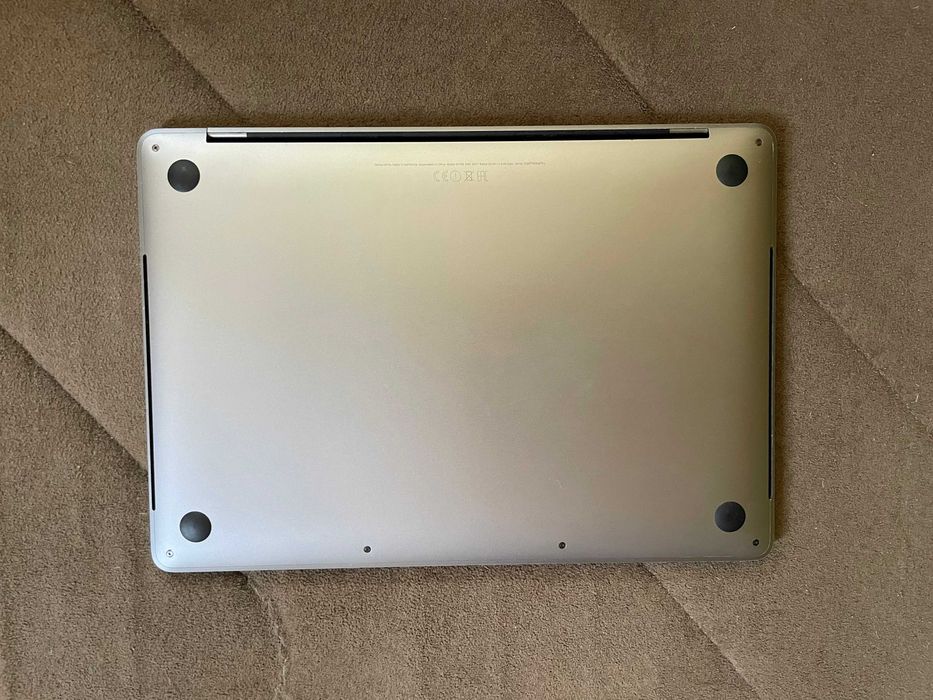 13" MacBook Pro A1706 Touch/Mid-2017/-8GB/256GB