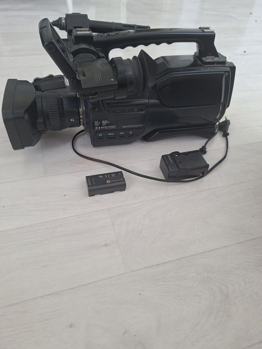 Видеокамера SONY DCR-SD1000
