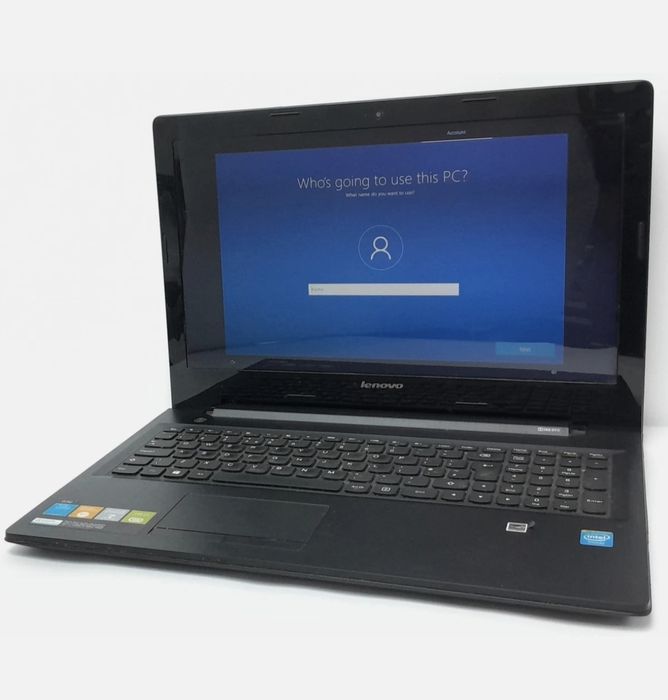 Laptop Lenovo cu sistem de operare Windows