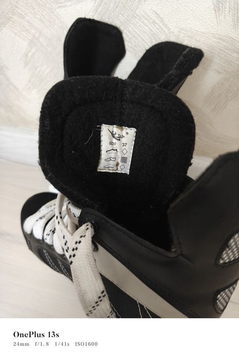 Продам коньки хоккейные