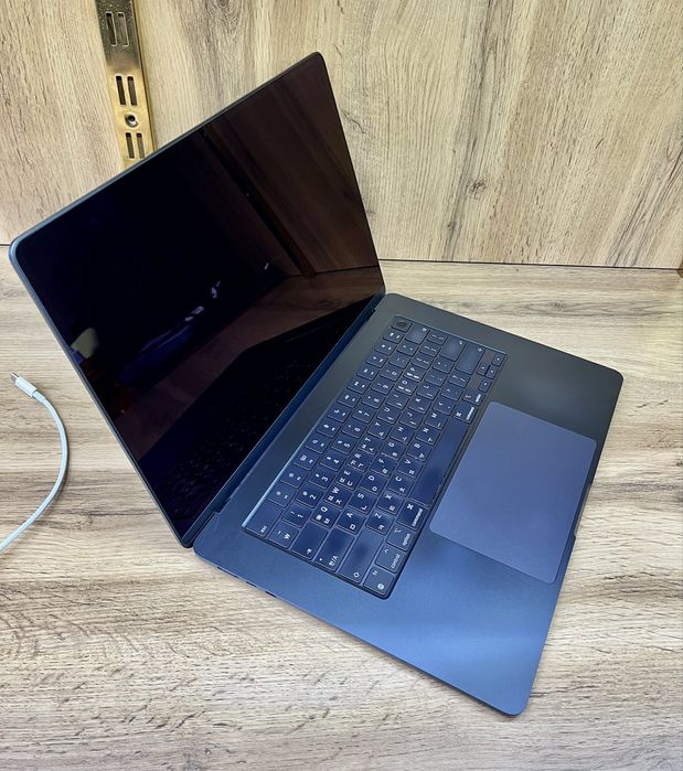 MacBook Air M3 15" Dyum- 16GB/256GB~ideal Noutbuk ( Макбук - Ноутбук )