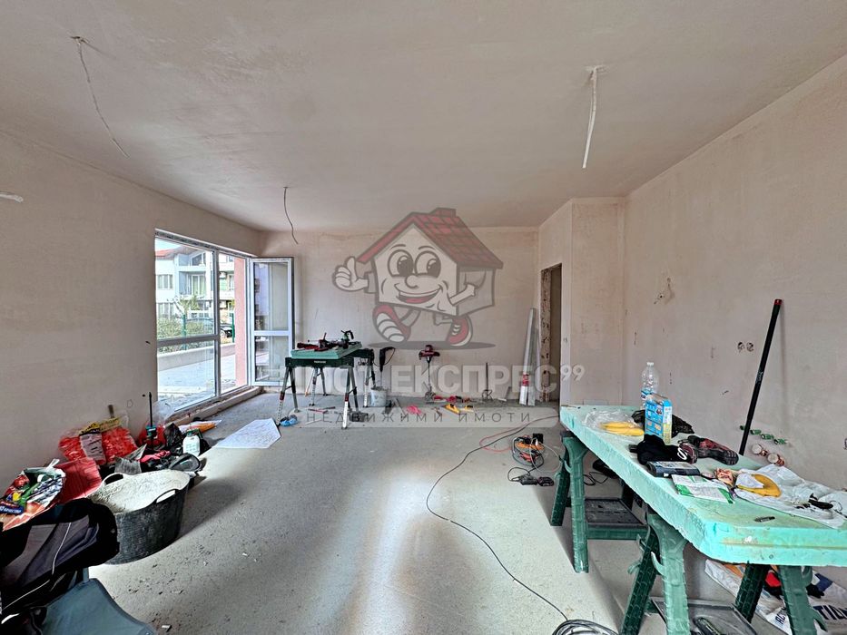 Тристаен апартамент, с двор, ново строителство, кв.Изток