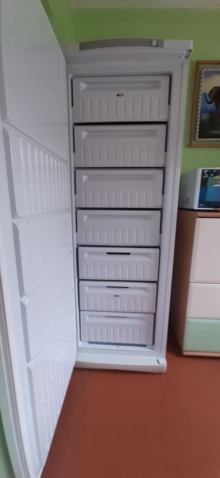 Продам морозильную камеру Бирюса