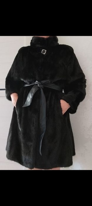 Продам норковую шубу.