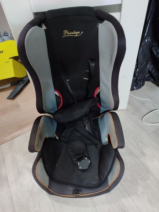 Продам автокресло бу