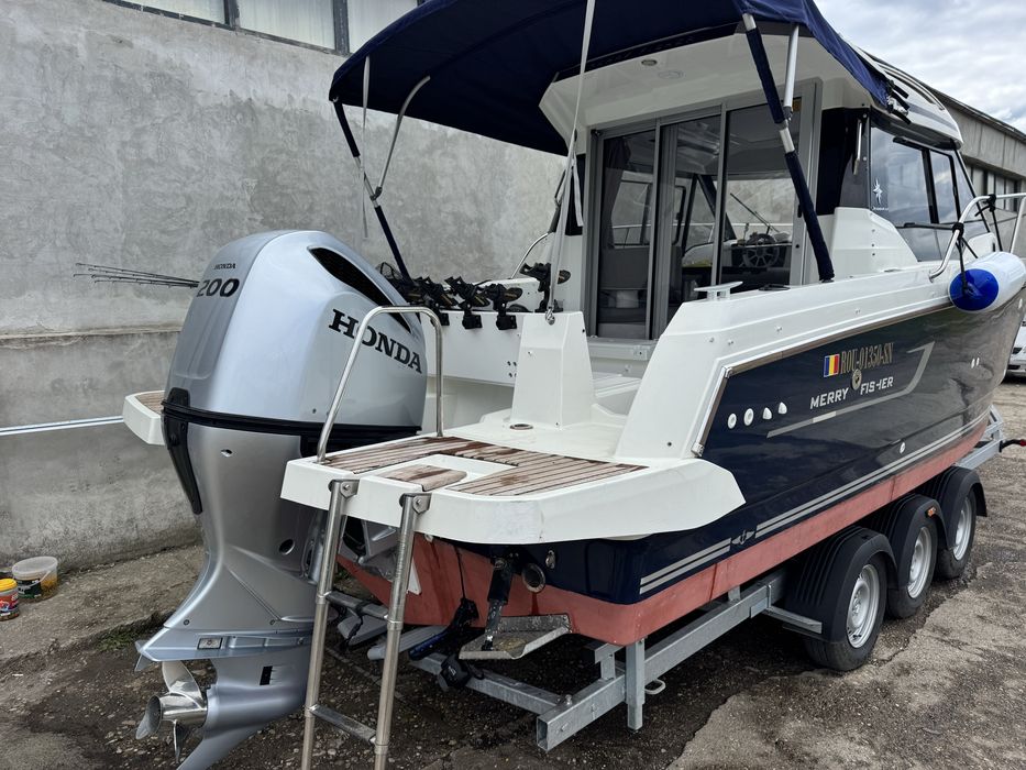 Vand barca JEANNEAU Merry Fisher 795 legend cu motor Honda