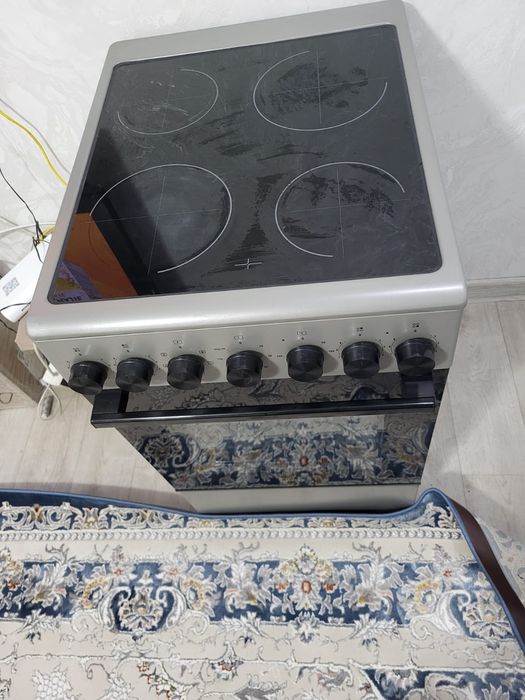 Продам электроплиту