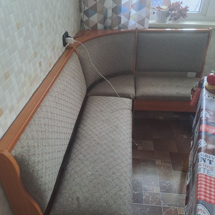 Продам угловой обеденный зону