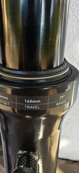 Нова Вилка Rockshox ZEB Base Rush RC 29" DebonAir+ 160mm 15x110mm