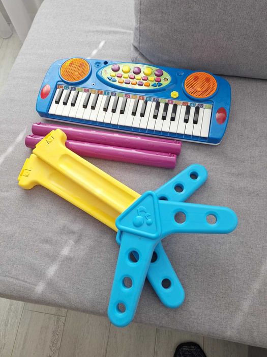 Запазено музикално детско пиано