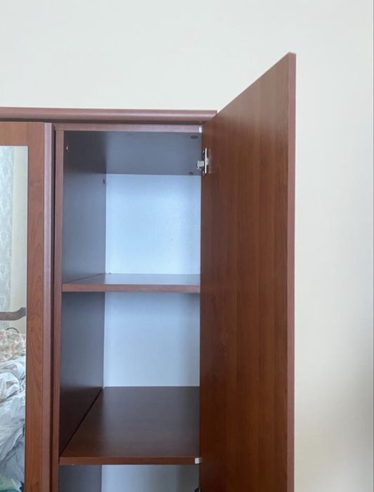 Шкаф продам.