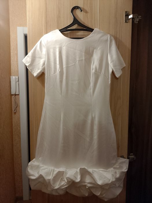 Отдам вещи с этикетками