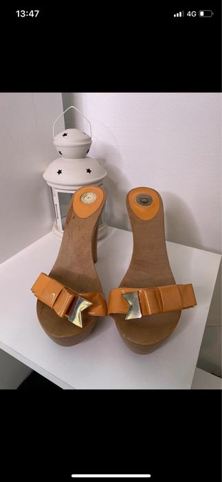 Sandale elegante Elisabetta Franchi din piele lacuita marimea 39