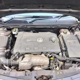 Dezmembram Opel insignia 2.0 cdti an 2010 bara /motor /far/capota