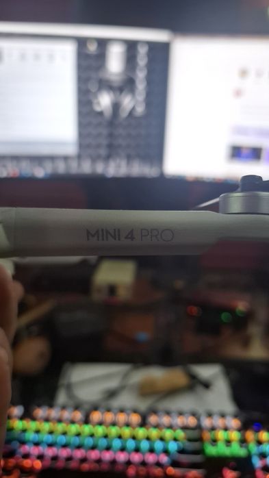 Дрон DJI mini 4 pro