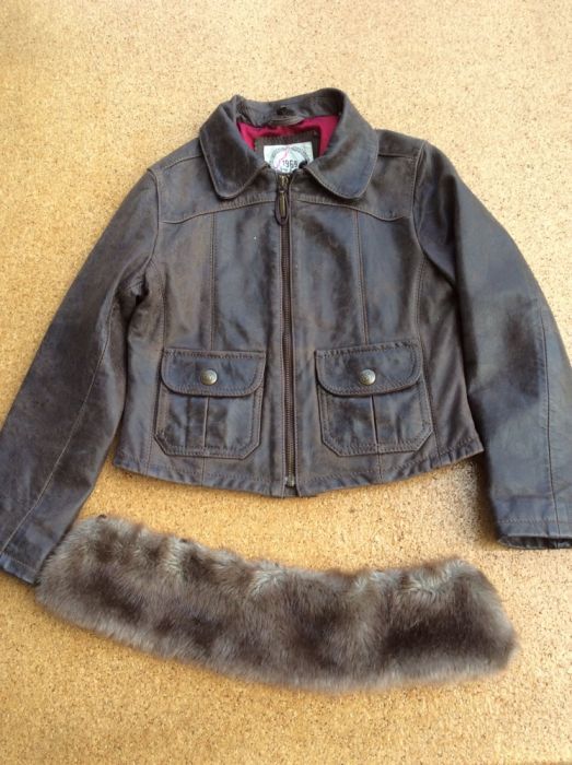 детско кожено яке GAP. естествена кожа. 4-5 години