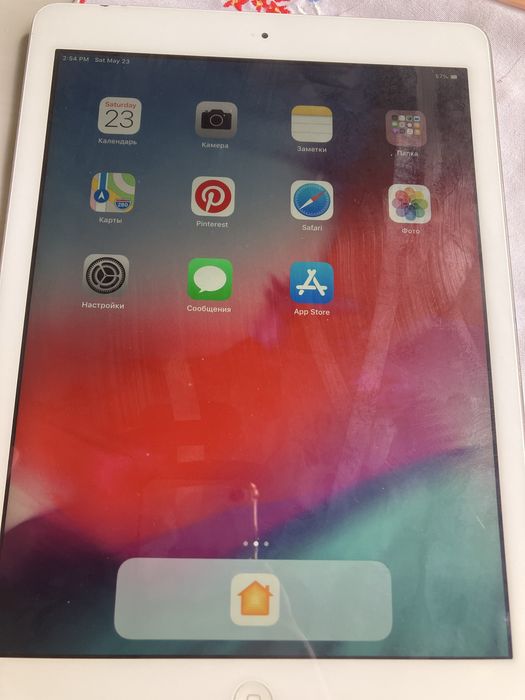 iPad Air 64GB (Wi-Fi + Cellular)