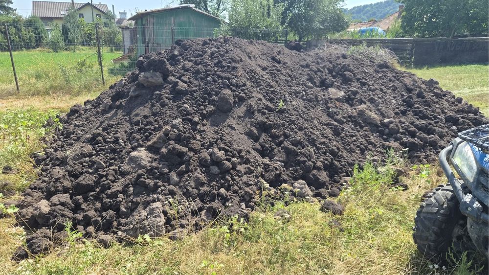 miniexcavator si basculanta 3,5 t . Pamant negru gazon