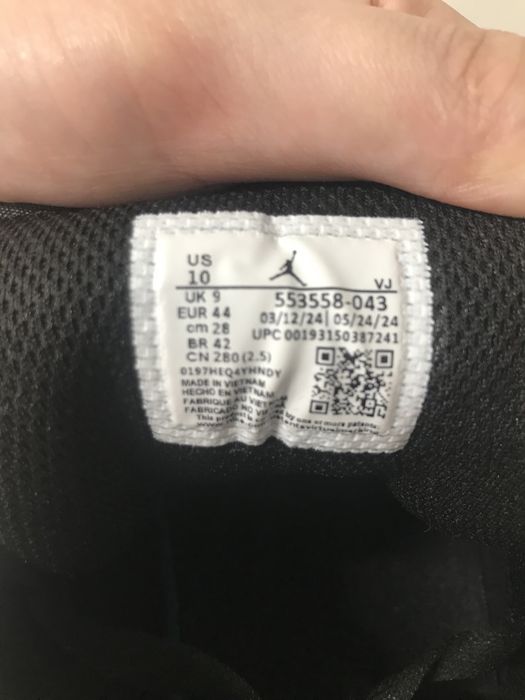 Nike кроссовка белый черный
