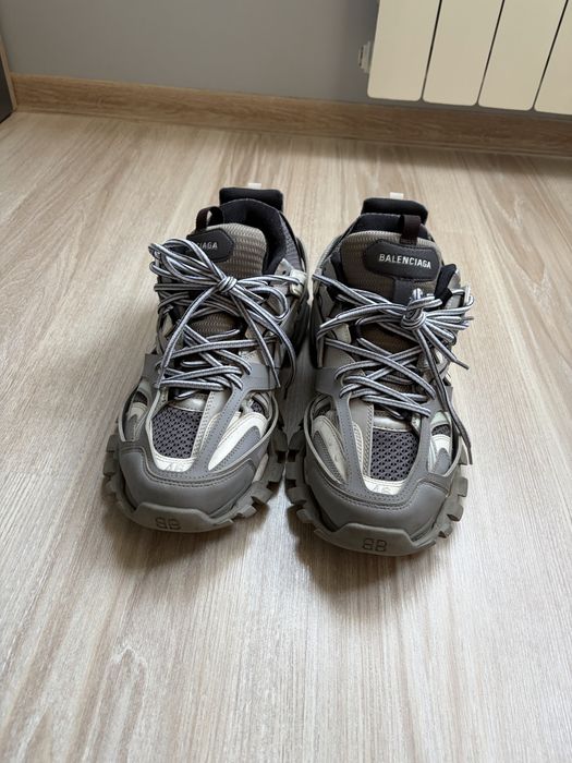 Balenciaga track
