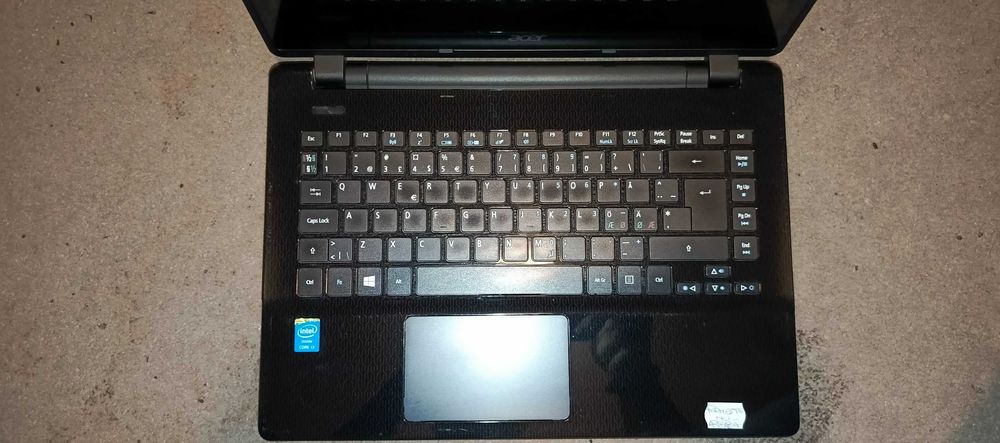 Laptop Acer Intel Core I3 gen.4 porneste si nu afiseaza pe display