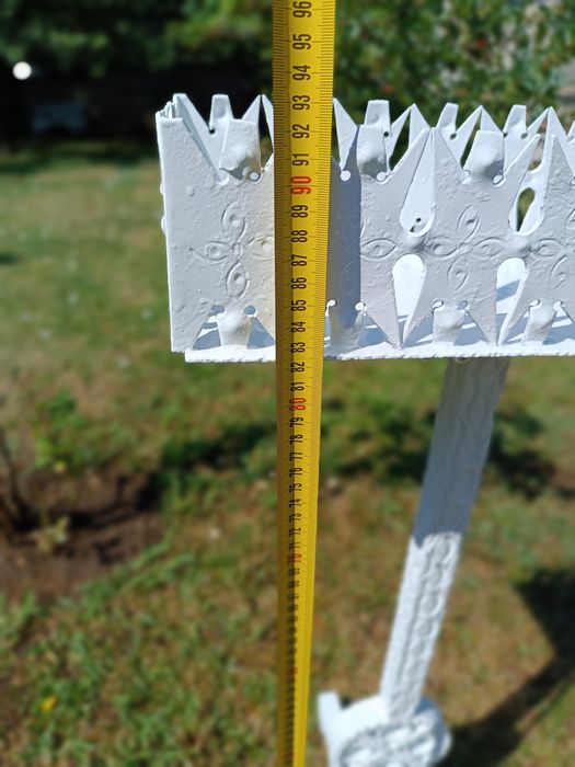 Метални цветарници цветарник