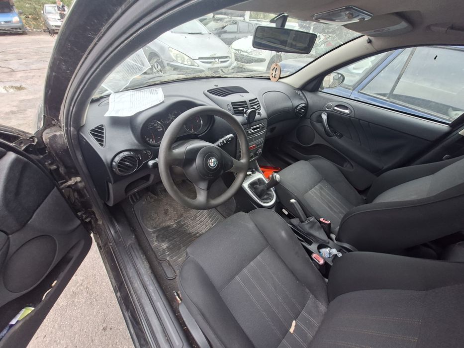 Dezmembrez Alfa Romeo 147 1.6 benzina 2006 AR372.03